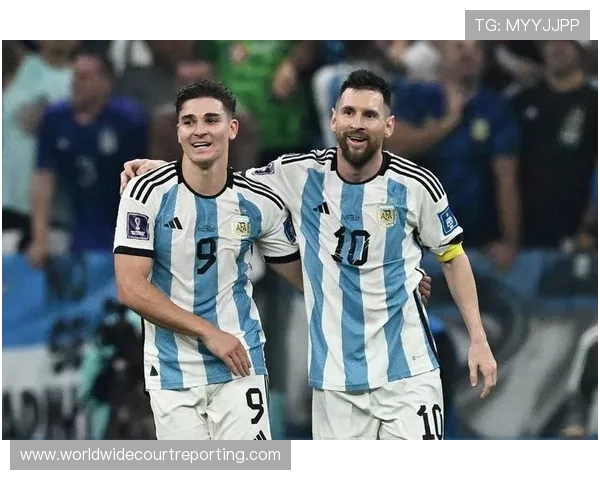 影锋角色解析：阿尔瓦雷斯如何连接中前场